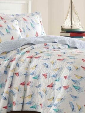 Laura Ashley TWIN Sailboat Print White Quilted Bedspread - With Matching Sham